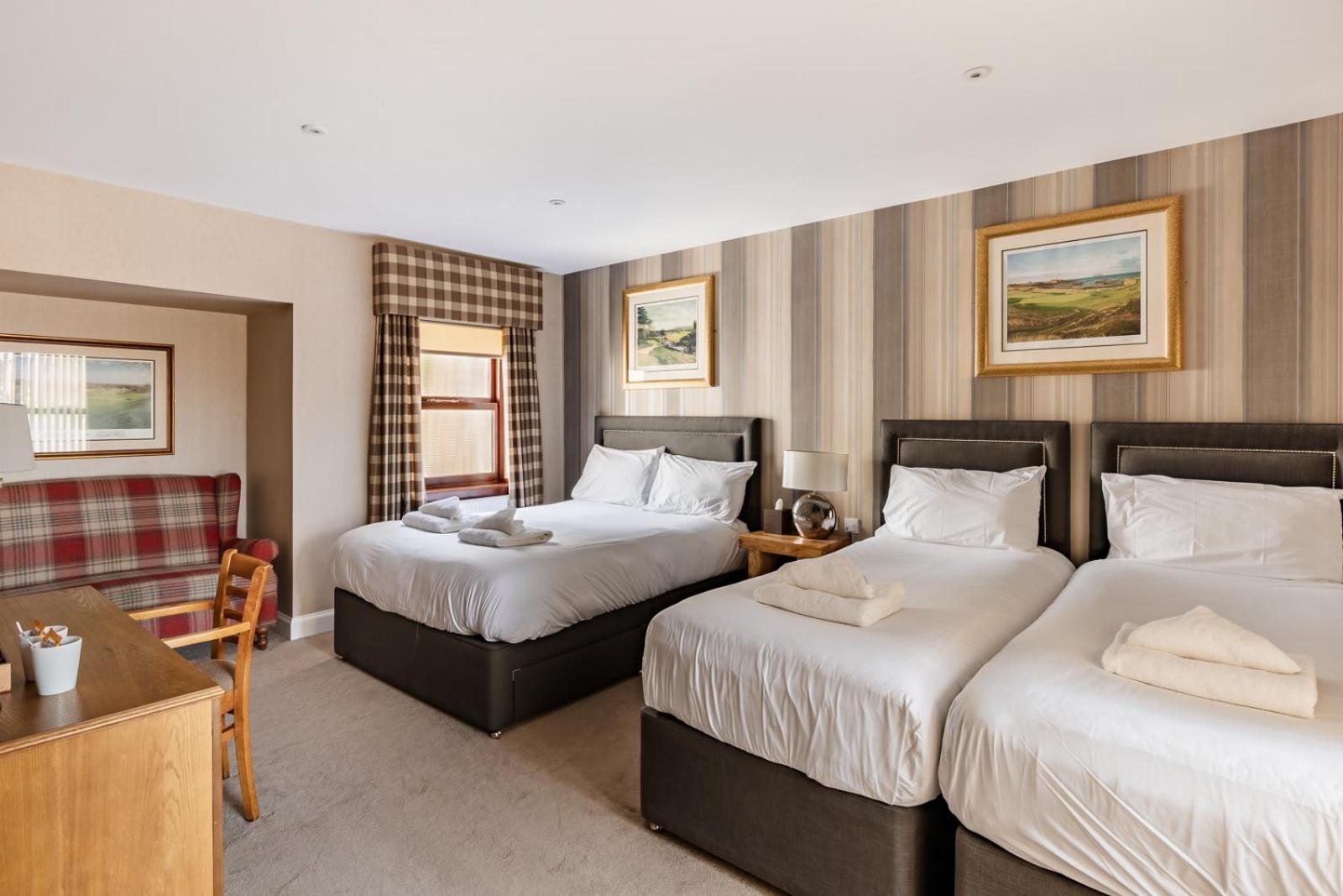 Deluxe Quadruple Room,1610837545:JPEG